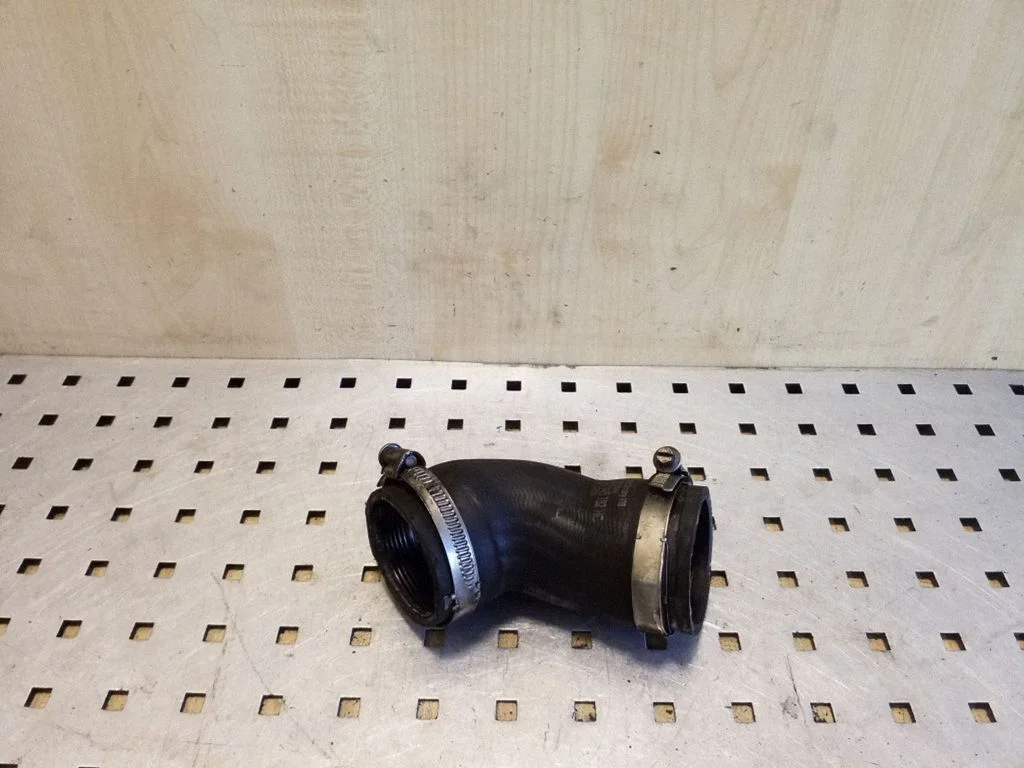 Vahejahuti voolik (-ud)/ toru (-d) – Volkswagen Passat CC (2008-2016)