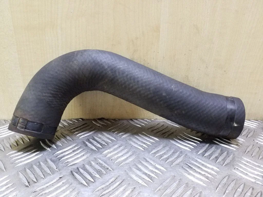 Intercooler hose/pipe