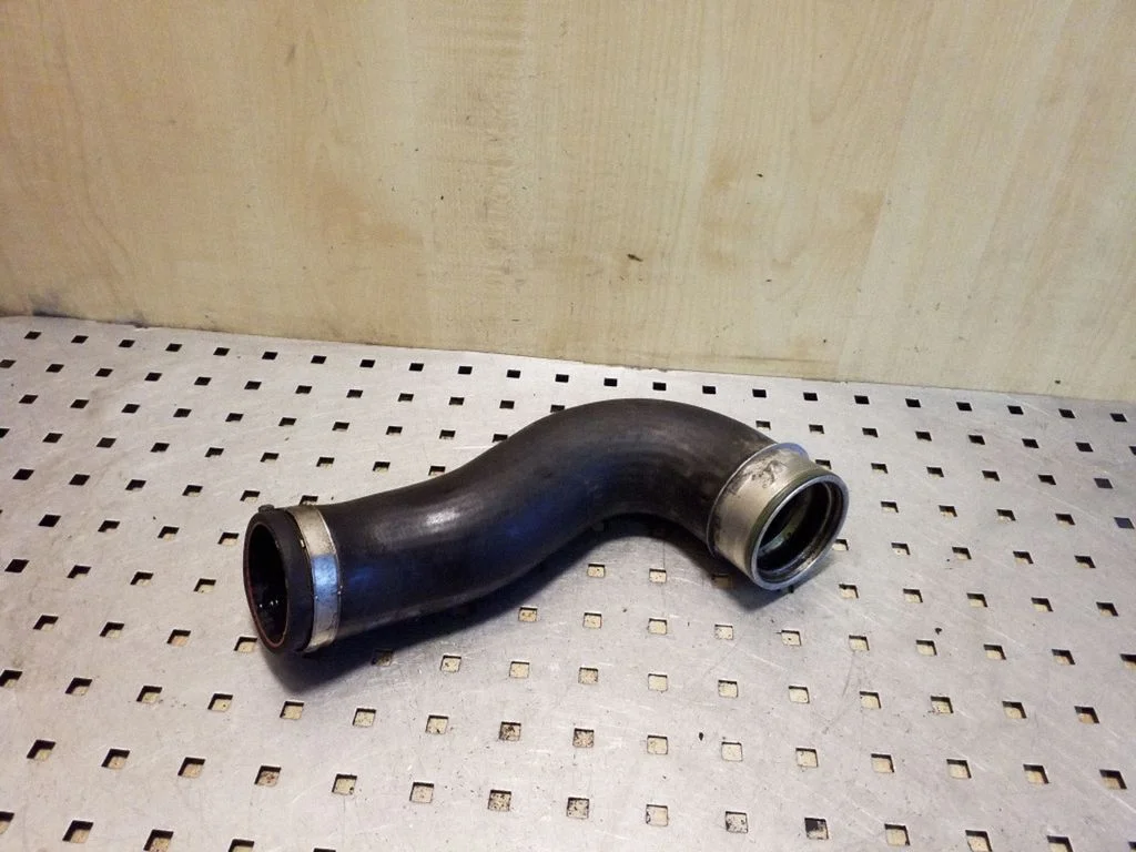 Intercooler hose/pipe 1K0145832Q