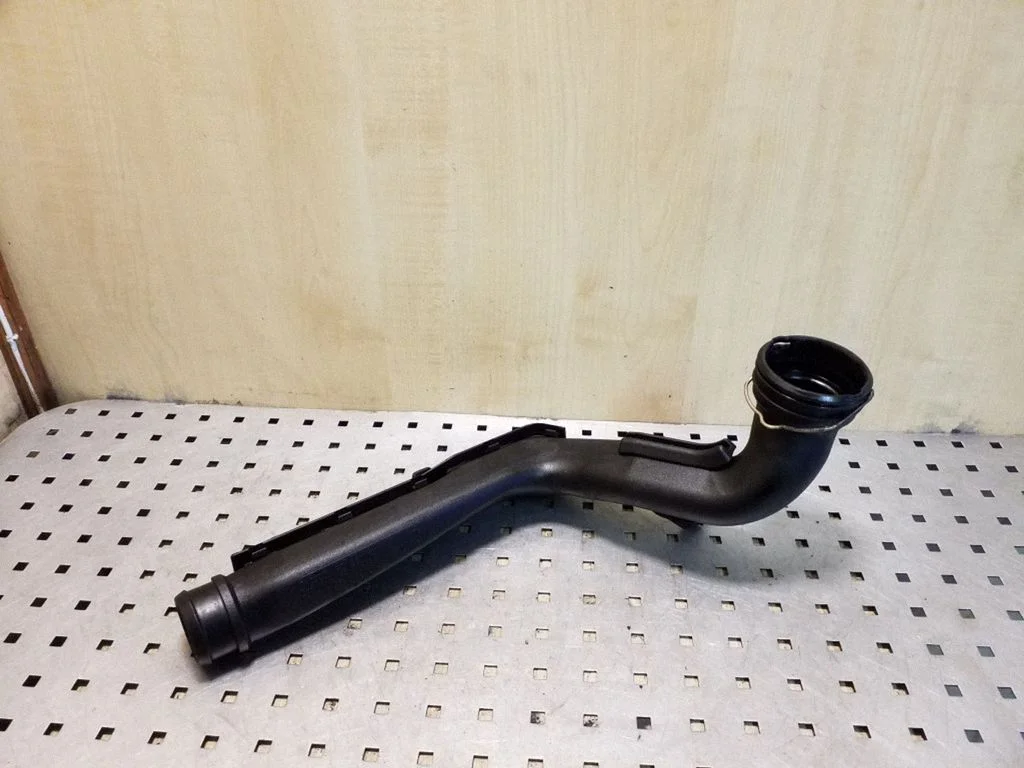 Intercooler hose/pipe 1J0145762AT