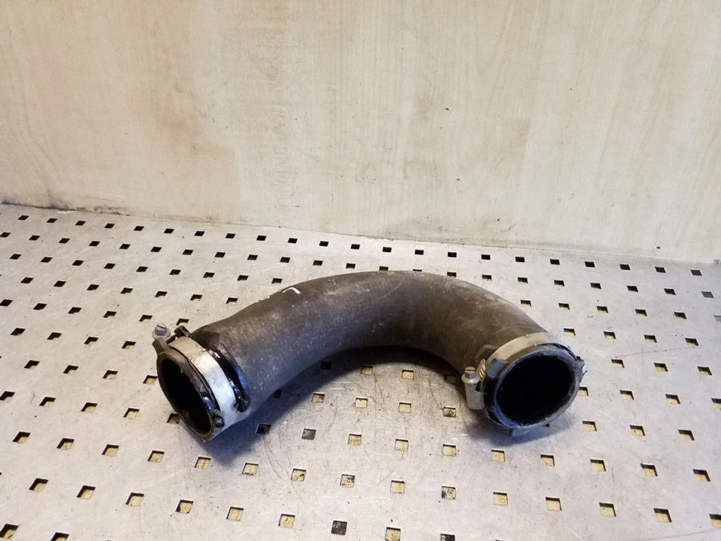 Intercooler hose/pipe