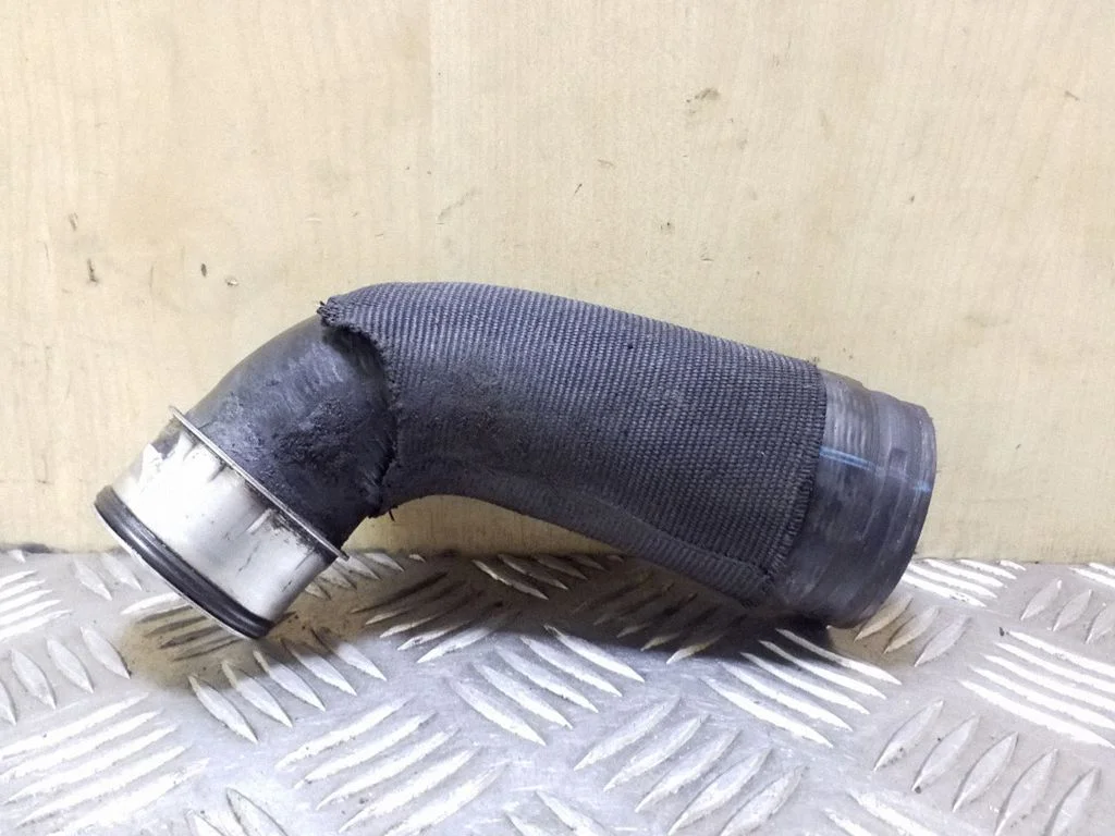 Intercooler hose/pipe