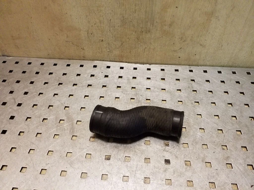 Intercooler hose/pipe