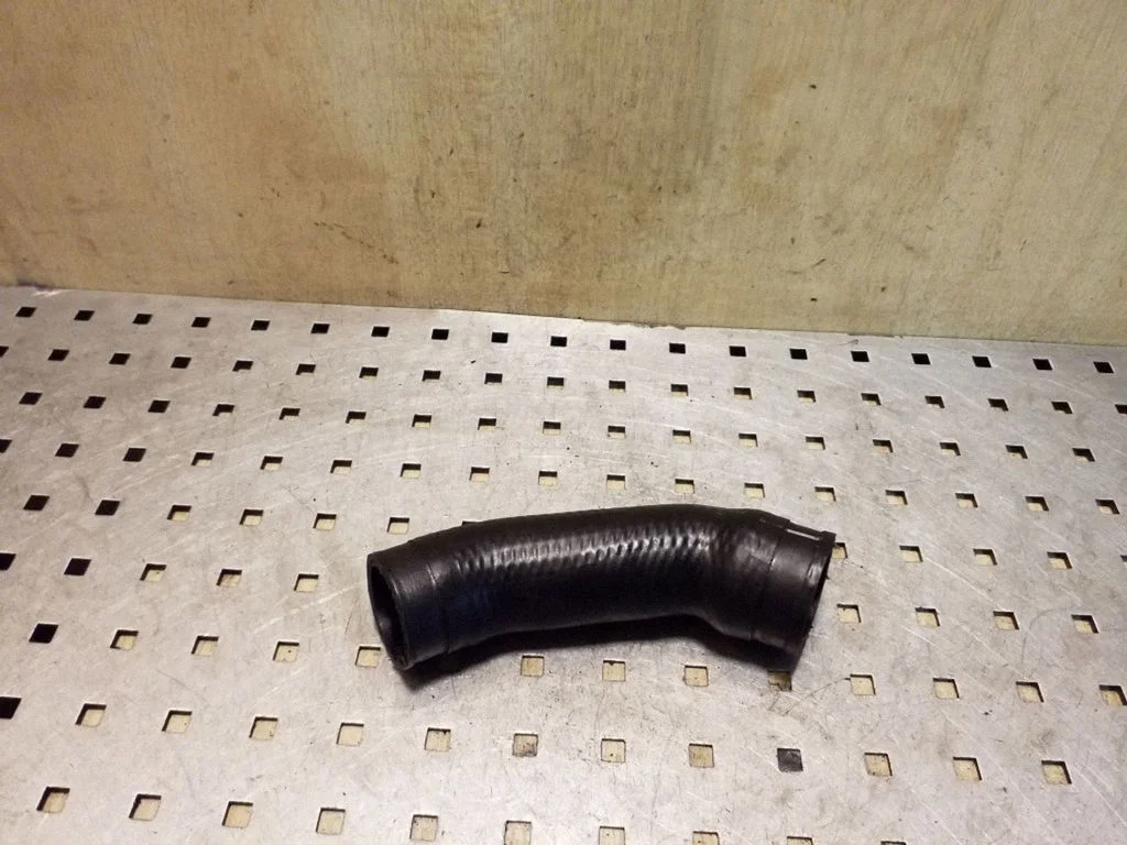 Intercooler hose/pipe