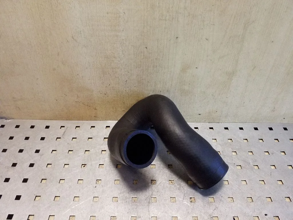 Intercooler hose/pipe 8E0145746C