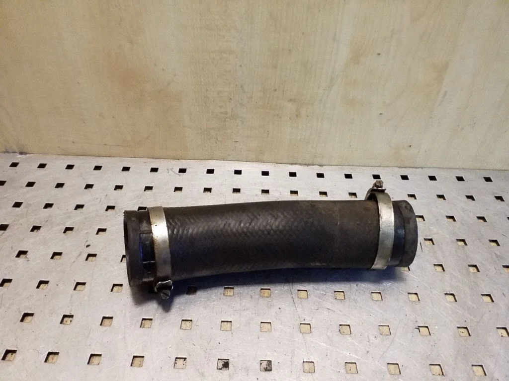 Intercooler hose/pipe