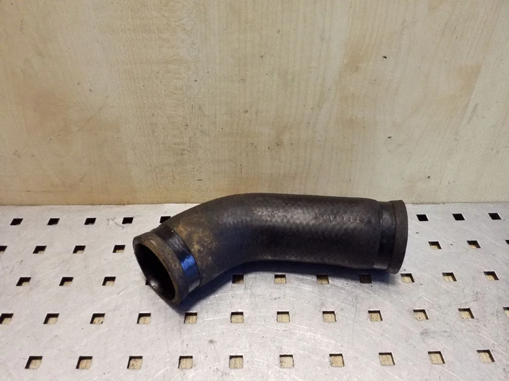 Intercooler hose/pipe