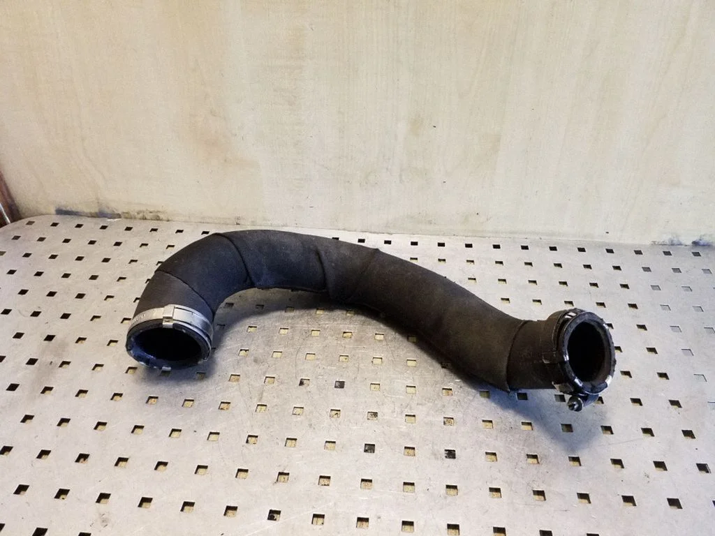 Intercooler hose/pipe 8K0145709T