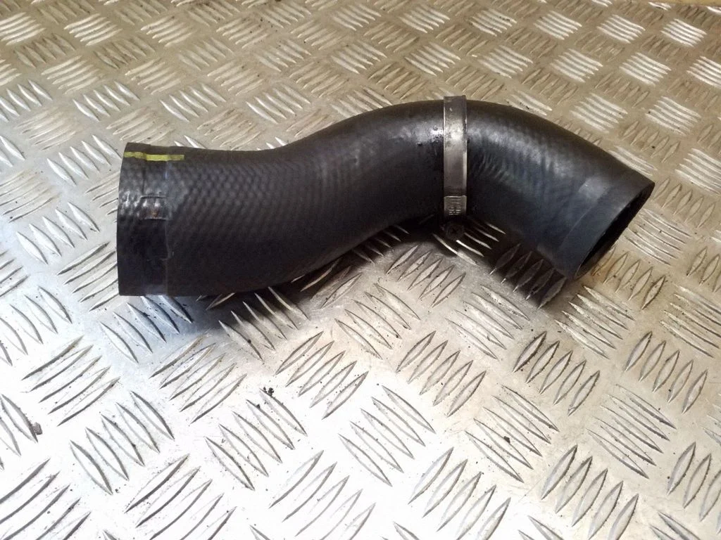 Intercooler hose/pipe