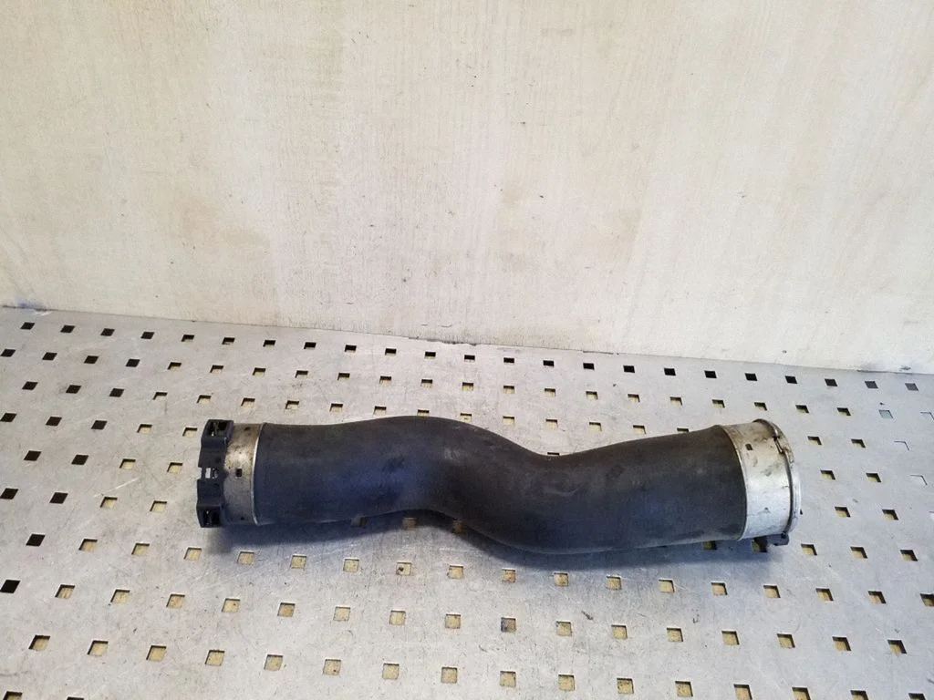 Intercooler hose/pipe
