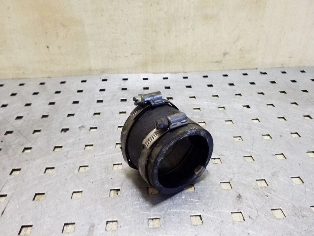 Intercooler hose/pipe
