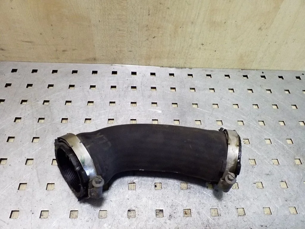 Intercooler hose/pipe 4F0145708N