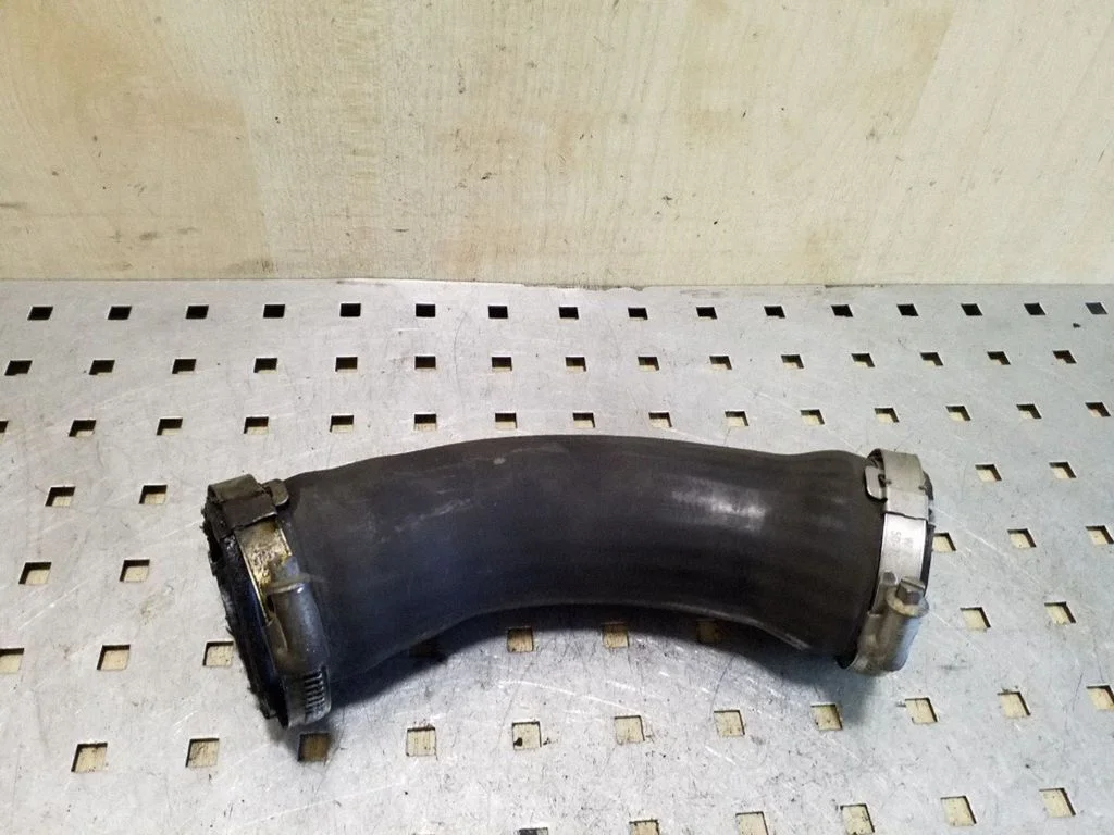 Intercooler hose/pipe 4F0145709L