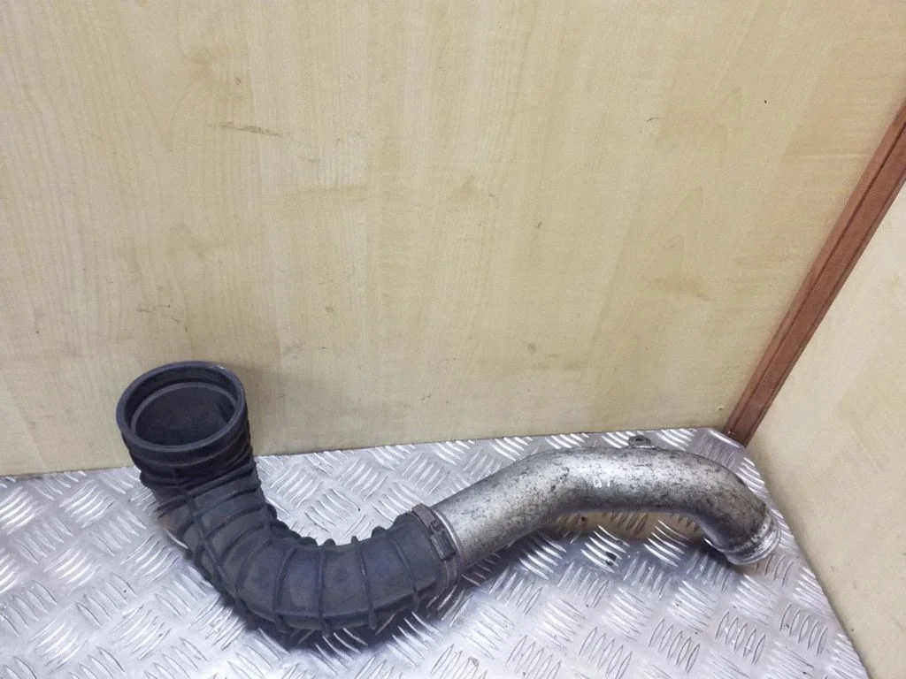 Intercooler hose/pipe