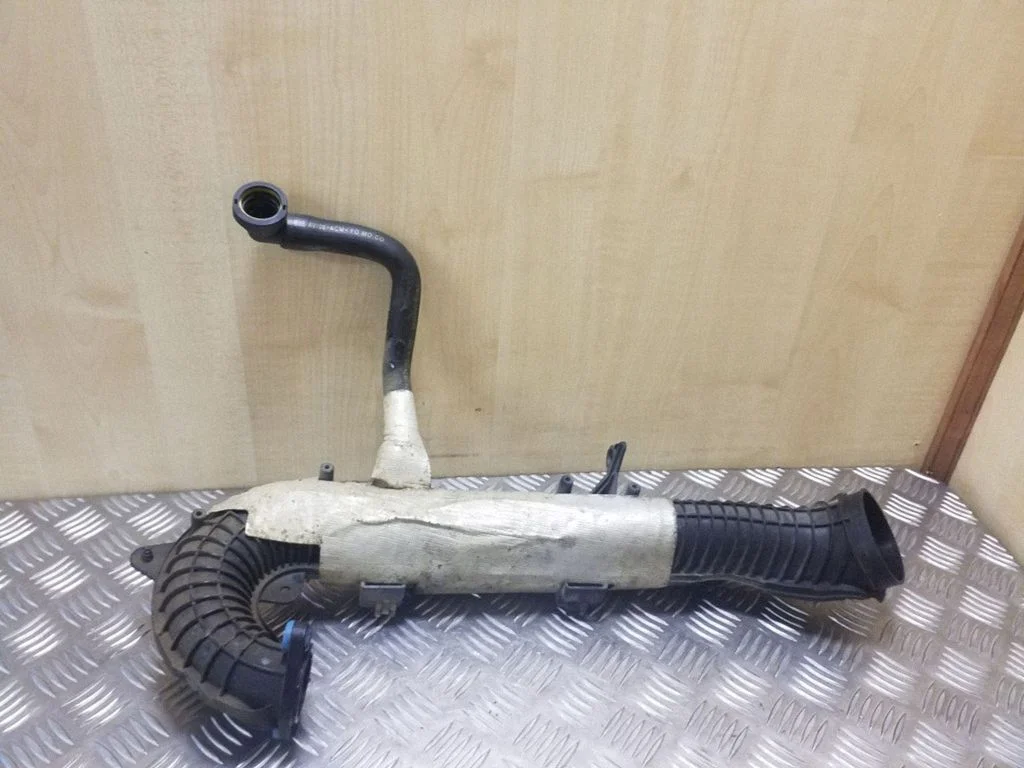 Intercooler hose/pipe