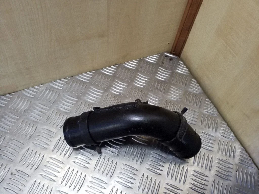 Intercooler hose/pipe