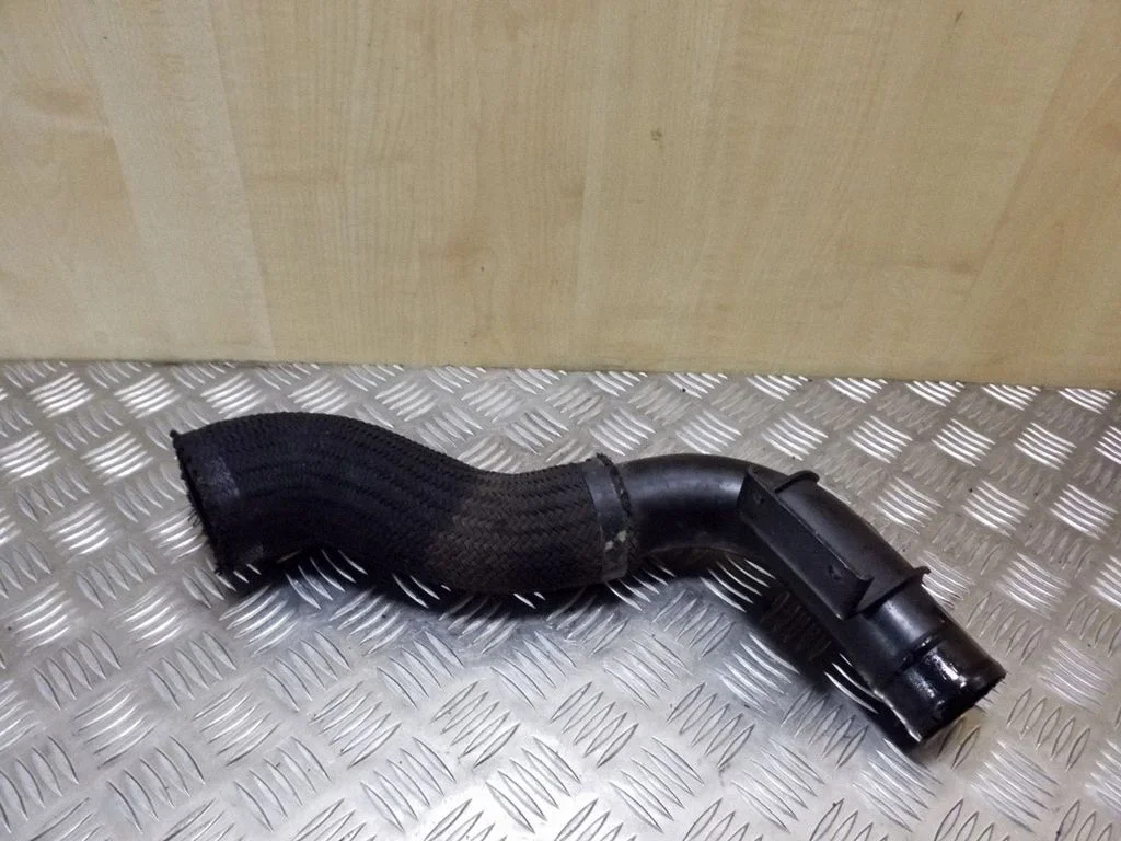 Intercooler hose/pipe