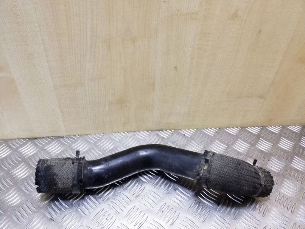 Intercooler hose/pipe