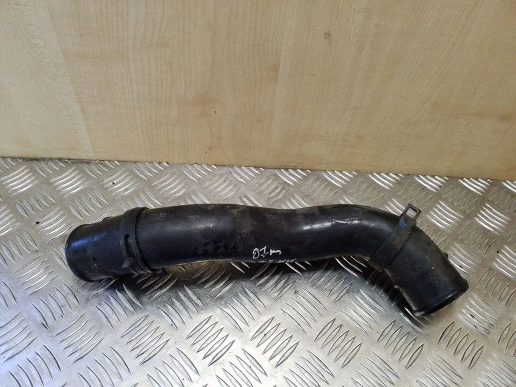 Intercooler hose/pipe