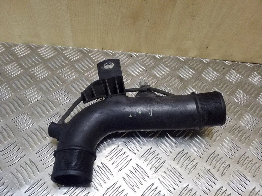 Wąż / rura intercoolera 173620R021