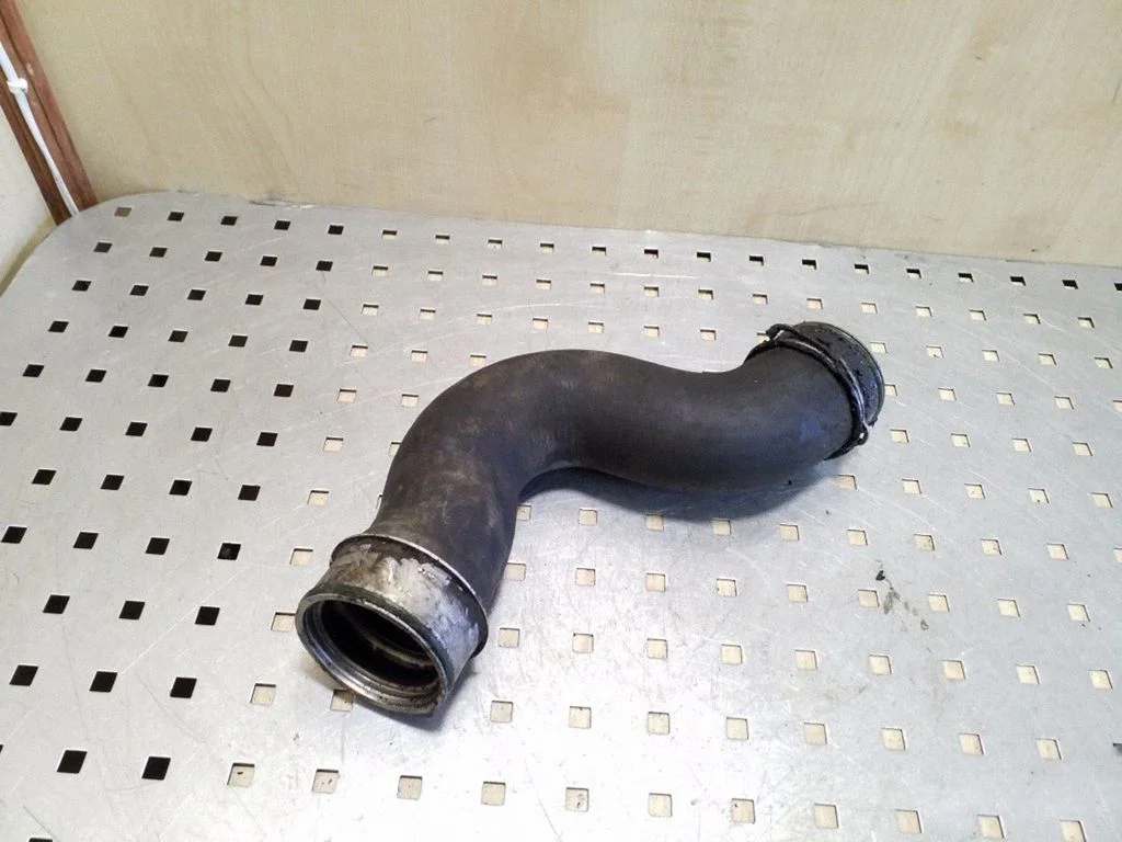 Intercooler hose/pipe