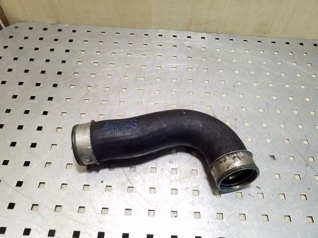Intercooler hose/pipe 3C0145832D