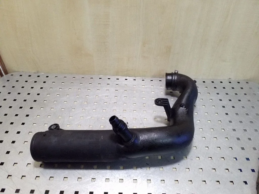 Wąż / rura intercoolera 1K0129654K
