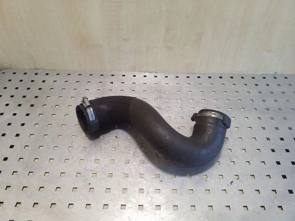 Intercooler hose/pipe