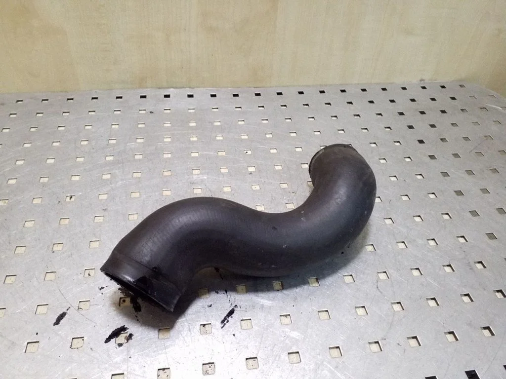 Intercooler hose/pipe