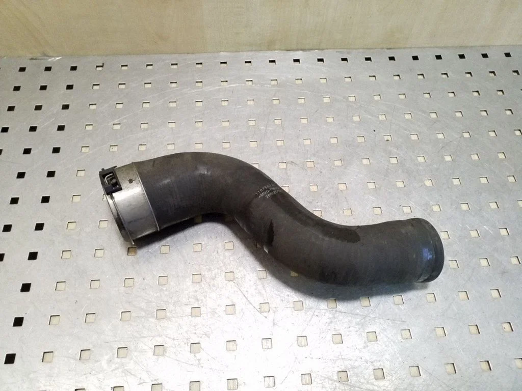 Intercooler hose/pipe