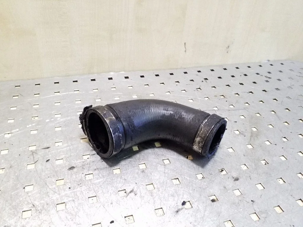 Intercooler hose/pipe