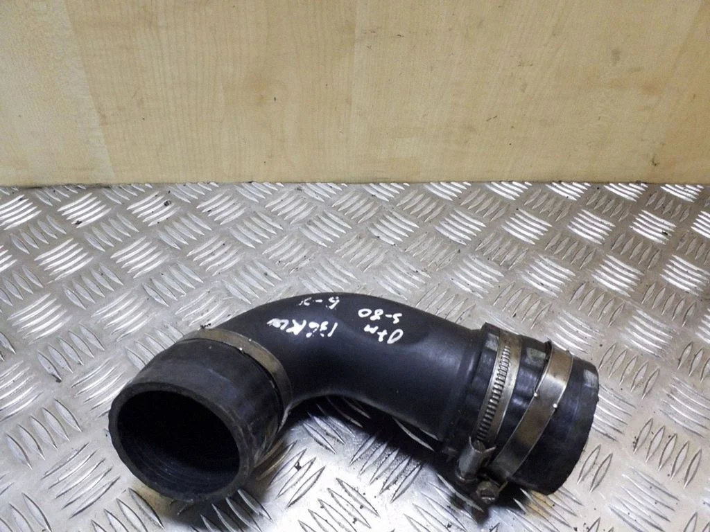 Vahejahuti voolik (-ud)/ toru (-d) 30751920 – Volvo S80 (2007-2013)