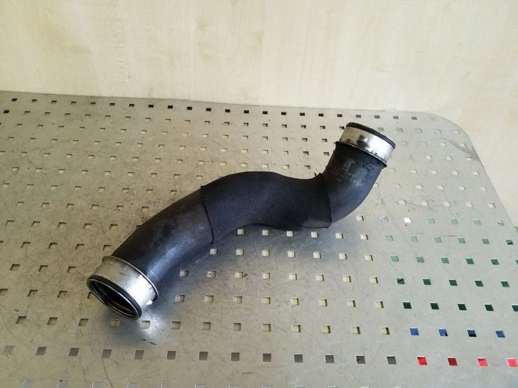 Intercooler hose/pipe A2115280132