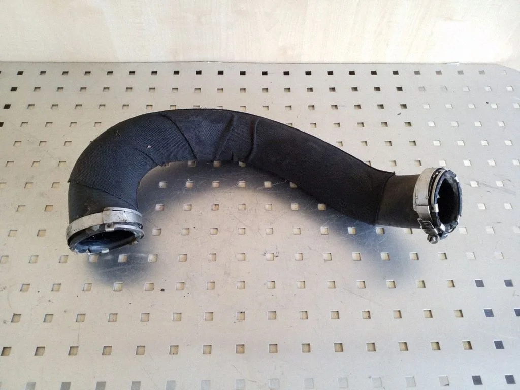 Intercooler hose/pipe