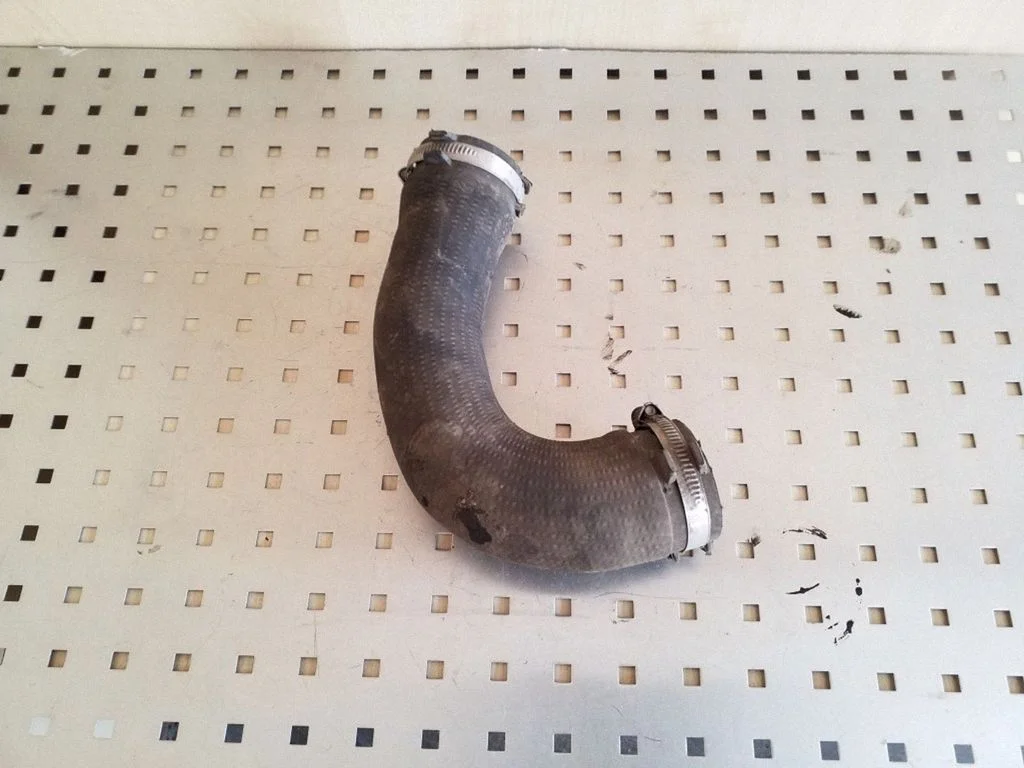 Intercooler hose/pipe 8K0145709
