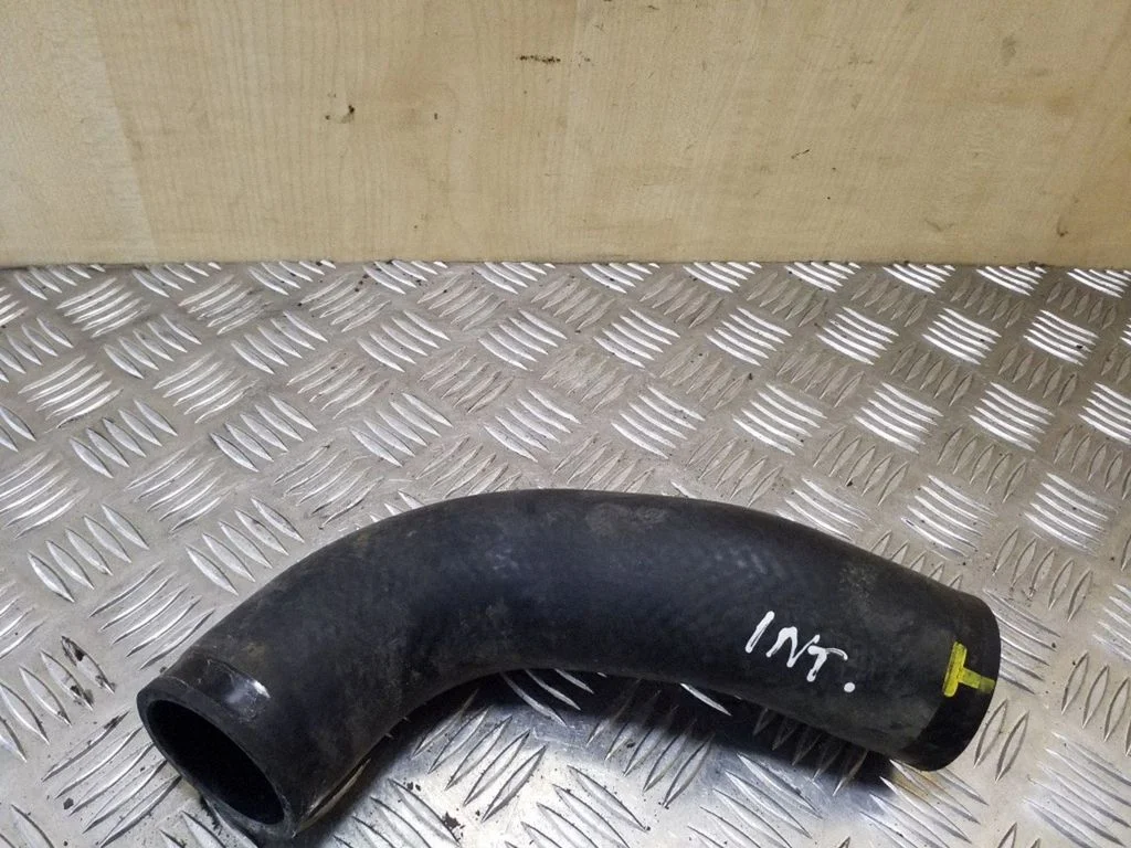 Intercooler hose/pipe