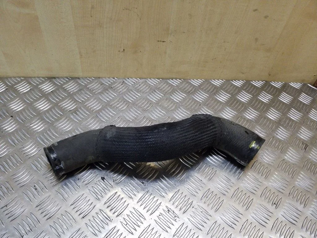 Intercooler hose/pipe