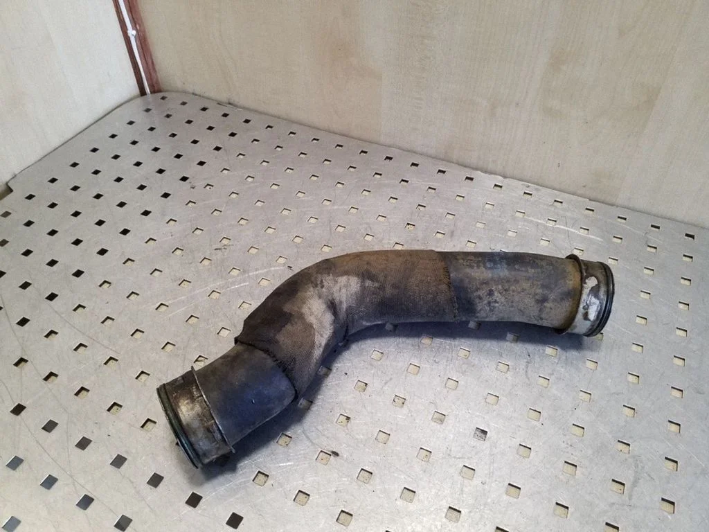 Wąż / rura intercoolera 7L6145968B