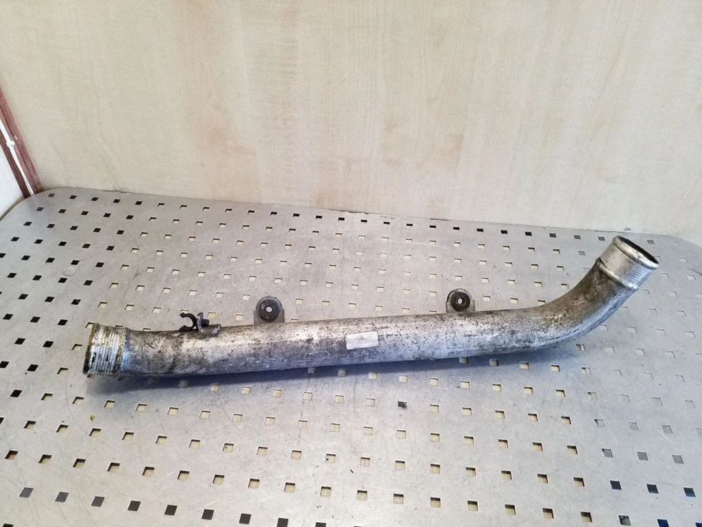 Vahejahuti voolik (-ud)/ toru (-d) – Audi Q7 4L (2005-2015)