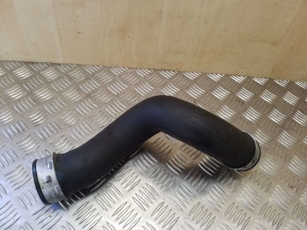 Intercooler hose/pipe 7H0145709B