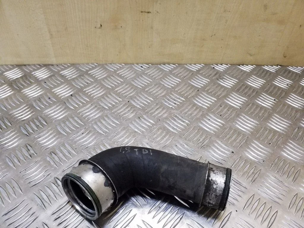 Intercooler hose/pipe