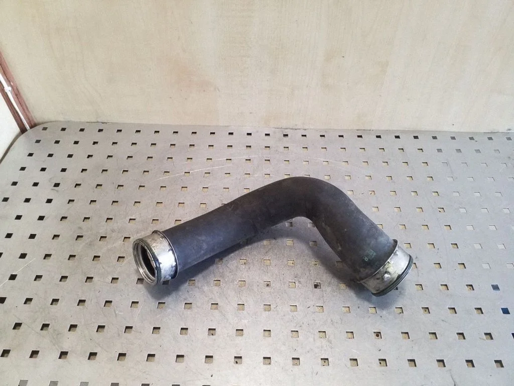 Intercooler hose/pipe