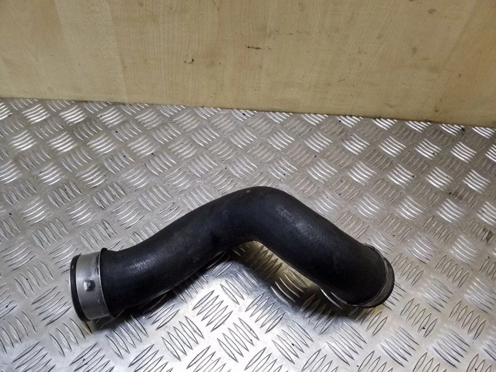 Intercooler hose/pipe