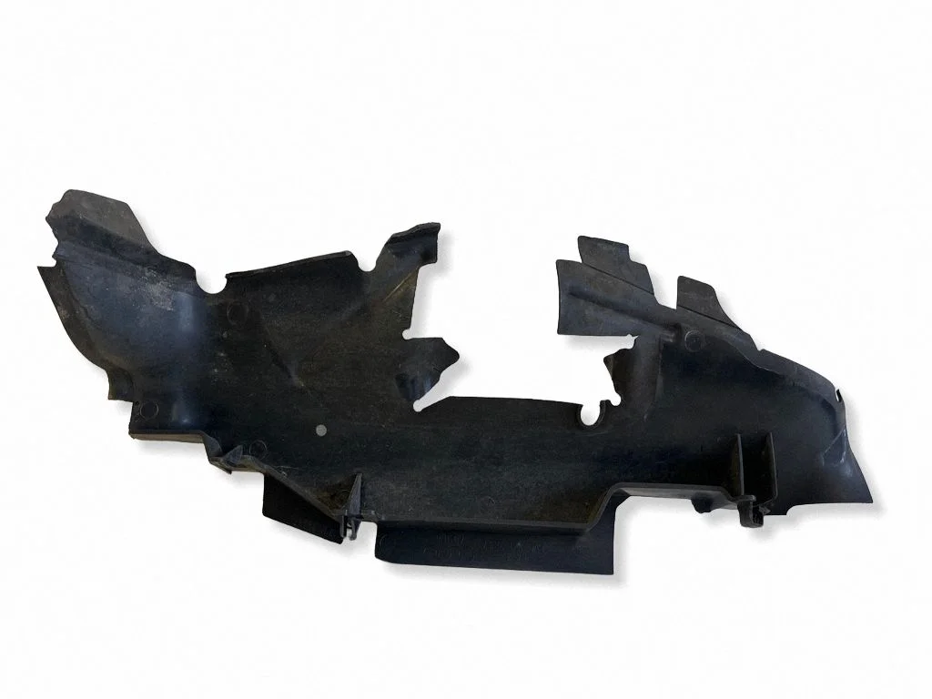 Intercooler air guide/duct channel 8V0121283A