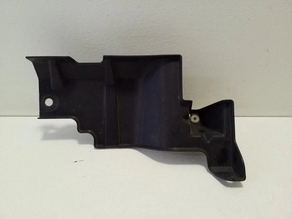 Intercooler air guide/duct channel 6400D922