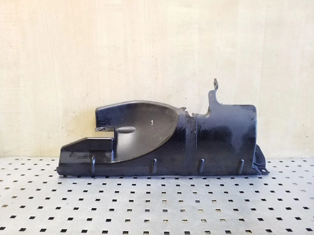 Intercooler air guide/duct channel BK31V8311AA