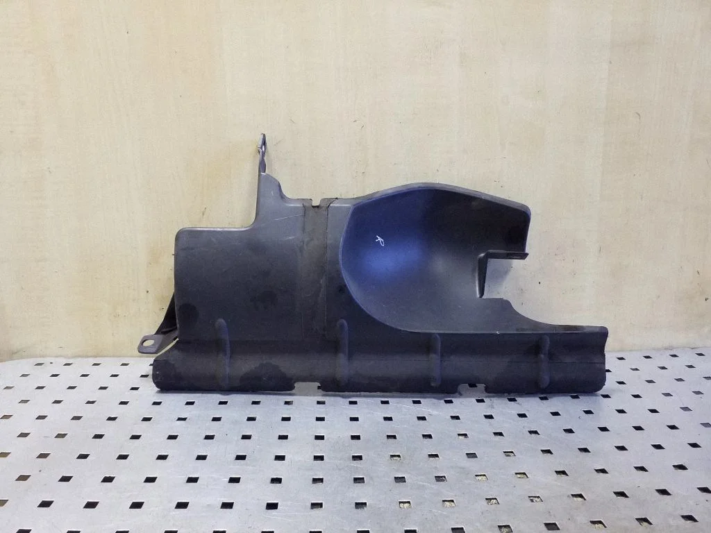 Intercooler air guide/duct channel BK31V8310AA