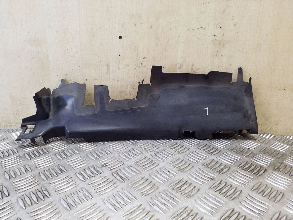 Intercooler air guide/duct channel 3G0121283A