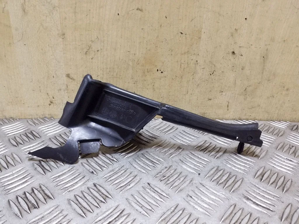 Intercooler air guide/duct channel – Mercedes-Benz ML-Class W164 (2005-2011)