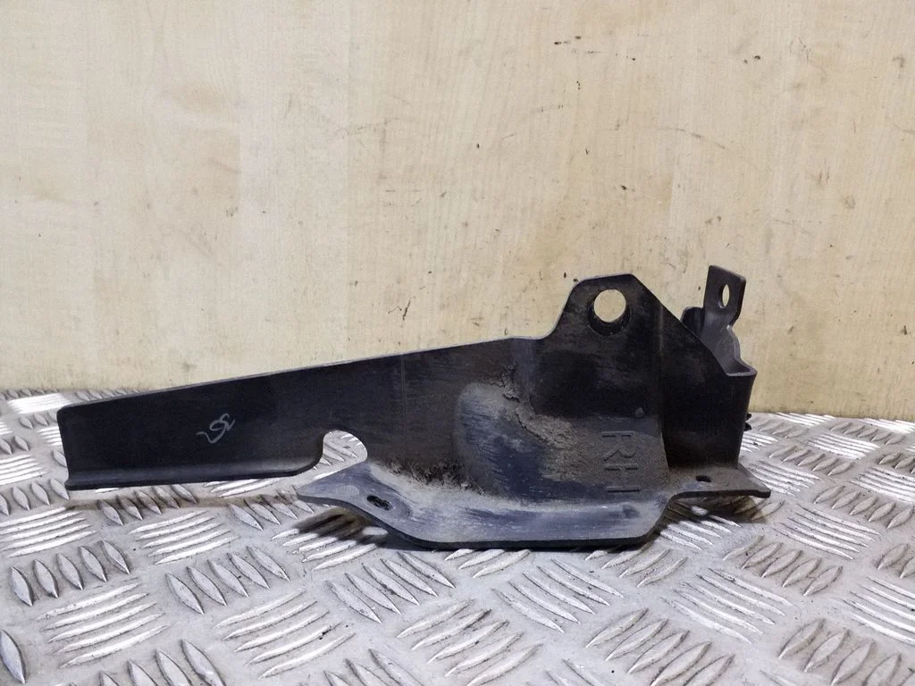 Intercooler air guide/duct channel GX73001A04AB